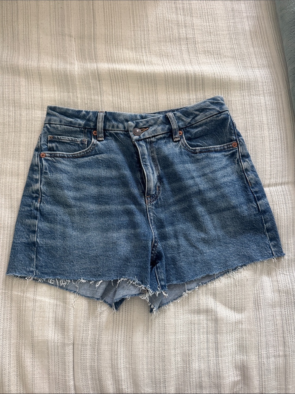 Curvy fit American Eagle Jean Shorts